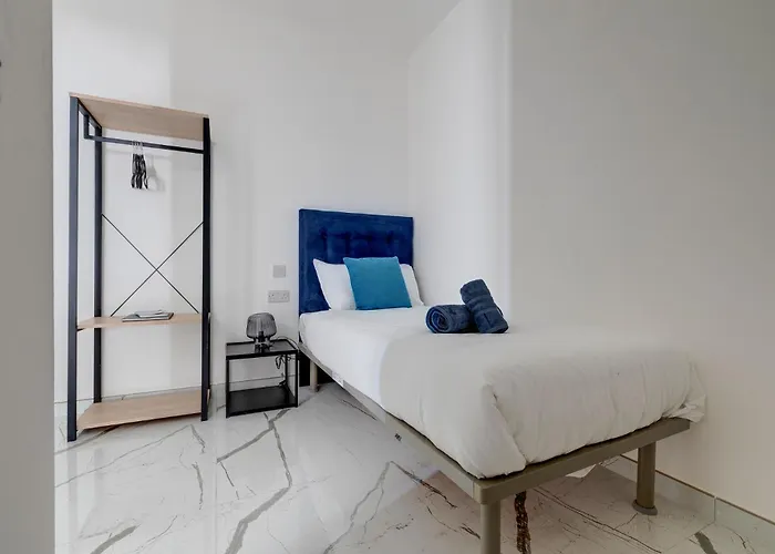 Chic By Buena Vista *