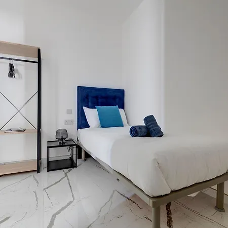 Chic By Buena Vista *