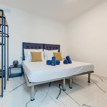 Chic By Buena Vista *